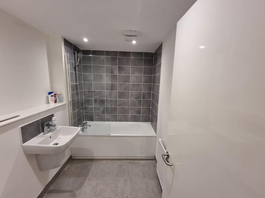Gorgeous Apartment In The Town By Ap Management. 글라스고 외부 사진